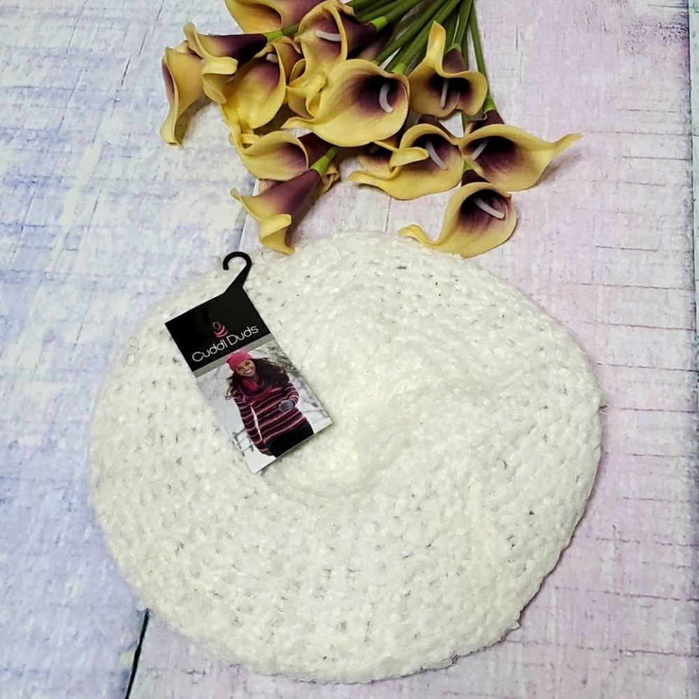 NWT Cuddl Duds Beret Knit Hat
